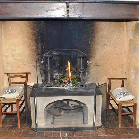 Proche De La Dordogne Avec Grand Jardin Et Cheminee - Fr-1-616-61 Feriehus *