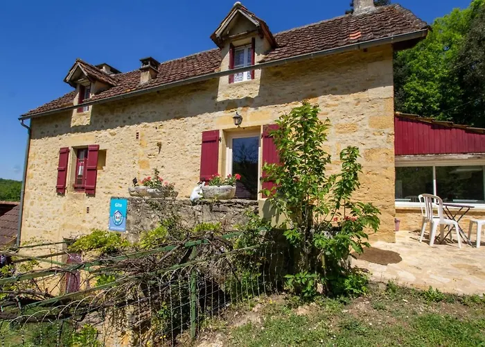 Proche De La Dordogne Avec Grand Jardin Et Cheminee - Fr-1-616-61 * Sainte-Mondane