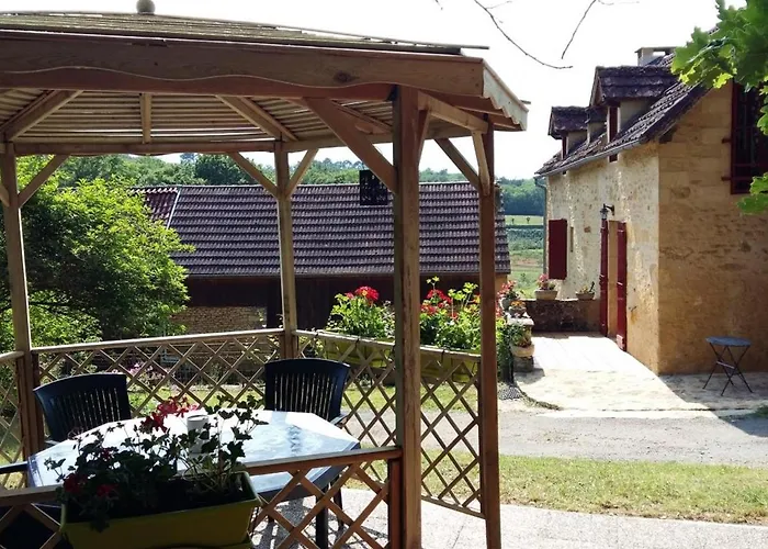 度假居 Proche De La Dordogne Avec Grand Jardin Et Cheminee - Fr-1-616-61 Sainte-Mondane